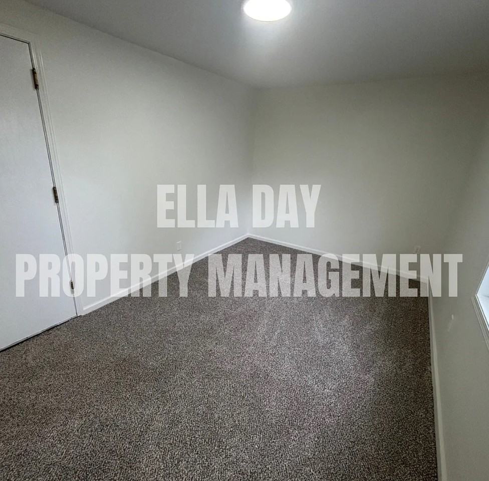 550 N Sheridan St #1 - Photo 6 of 13