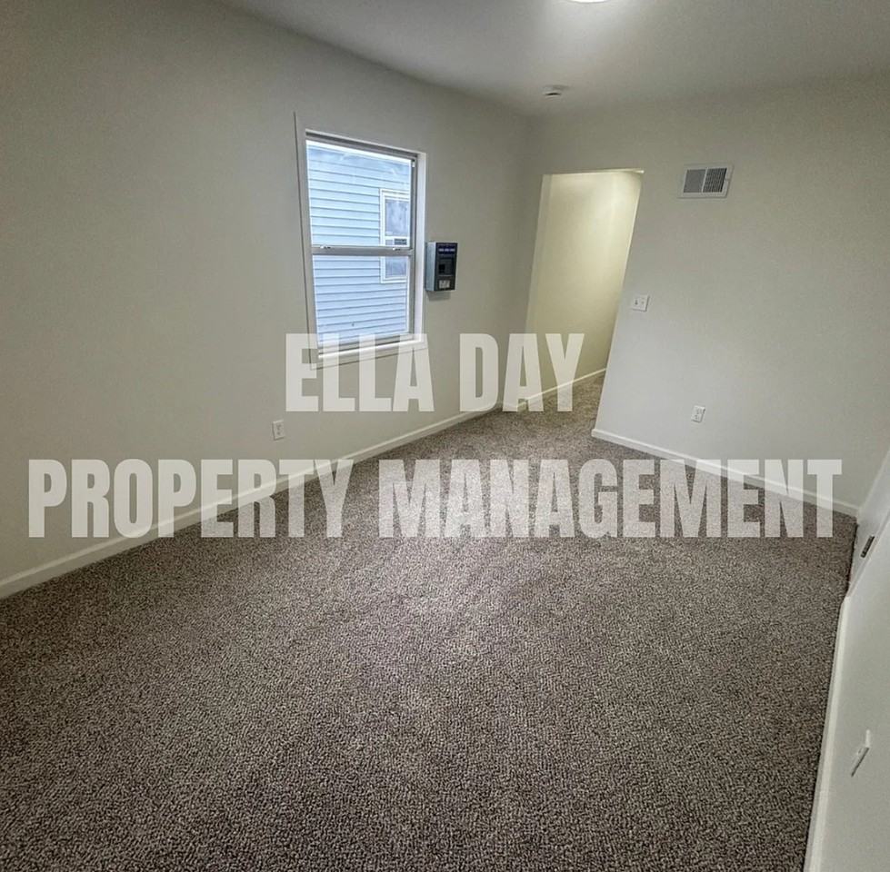550 N Sheridan St #1 - Photo 7 of 13