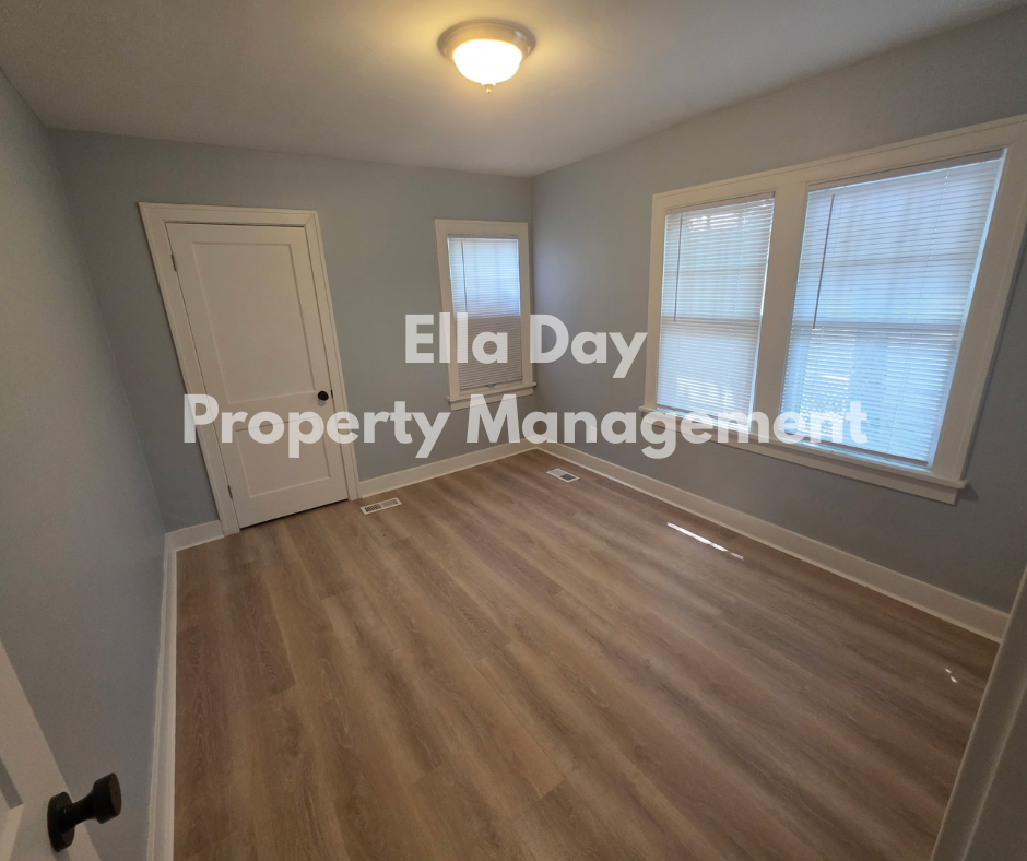 1002 S Topeka Ave #1 - Photo 4 of 6