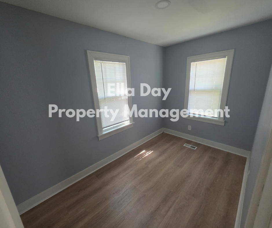 1002 S Topeka Ave #1 - Photo 5 of 6