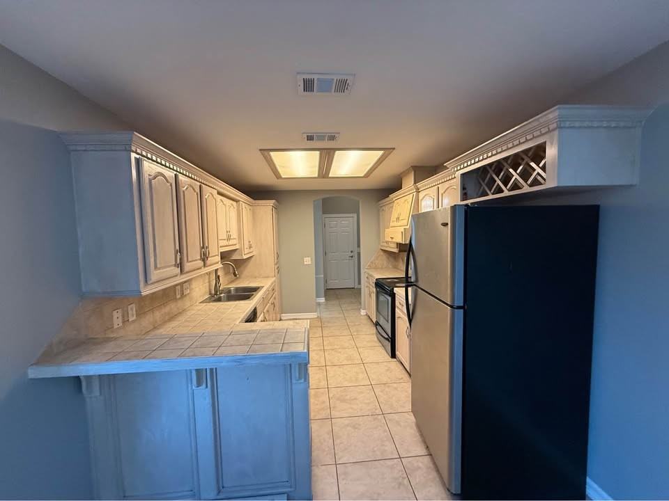 2204 N 48th St #1 - Photo 5 of 12