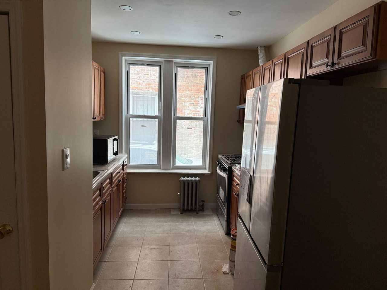 40 East 52nd Street #1F - Photo 4 of 10