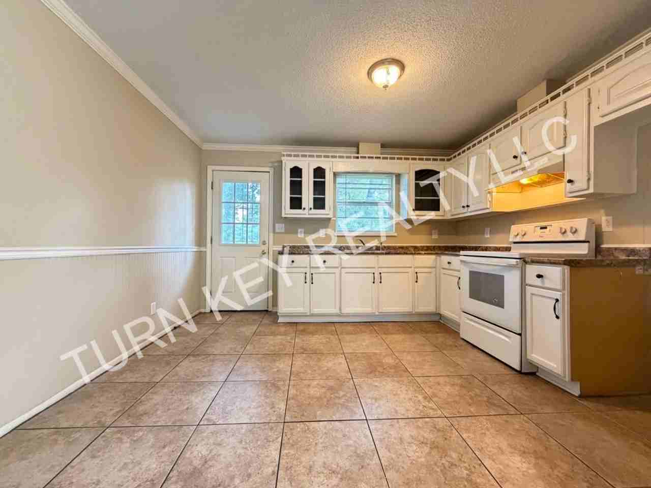 127 Avalon Ave - Photo 5 of 17