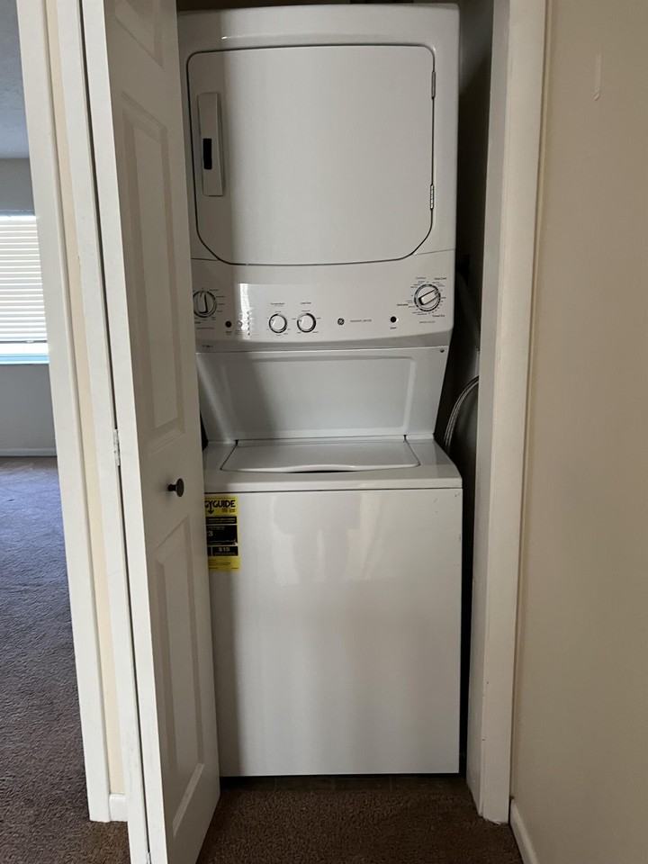 100 Blue Jacket CircleApt 11 #11 - Photo 5 of 12