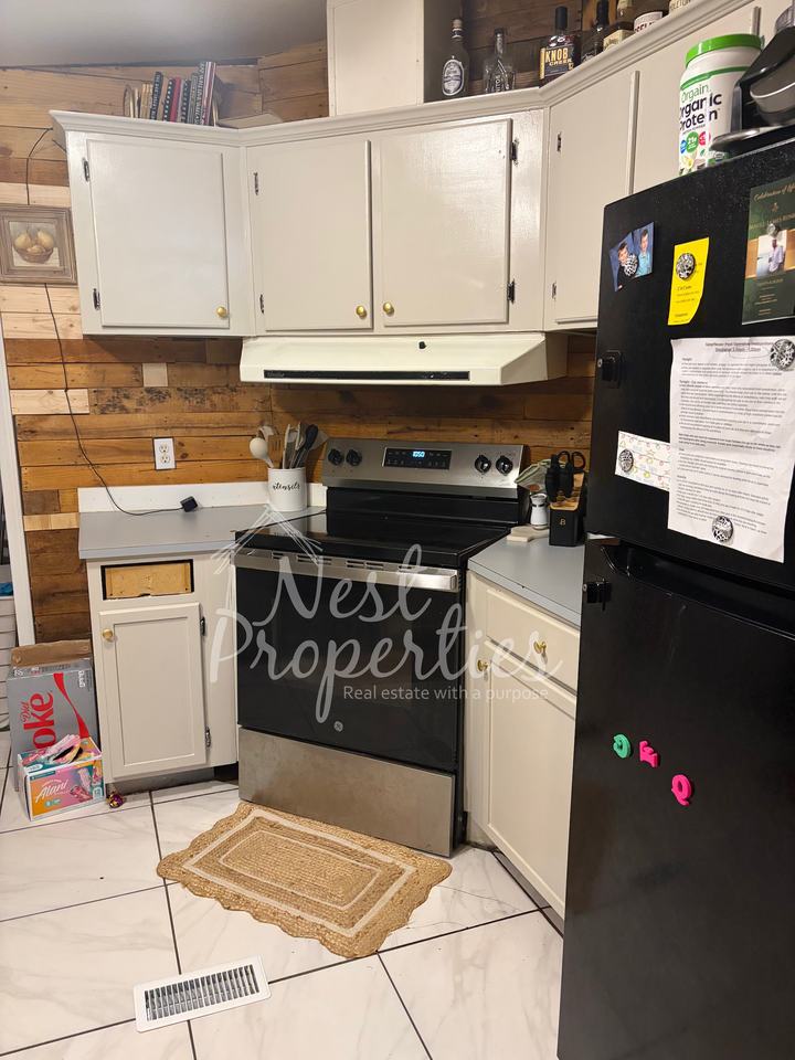 560 Mack St #1 - Photo 6 of 12