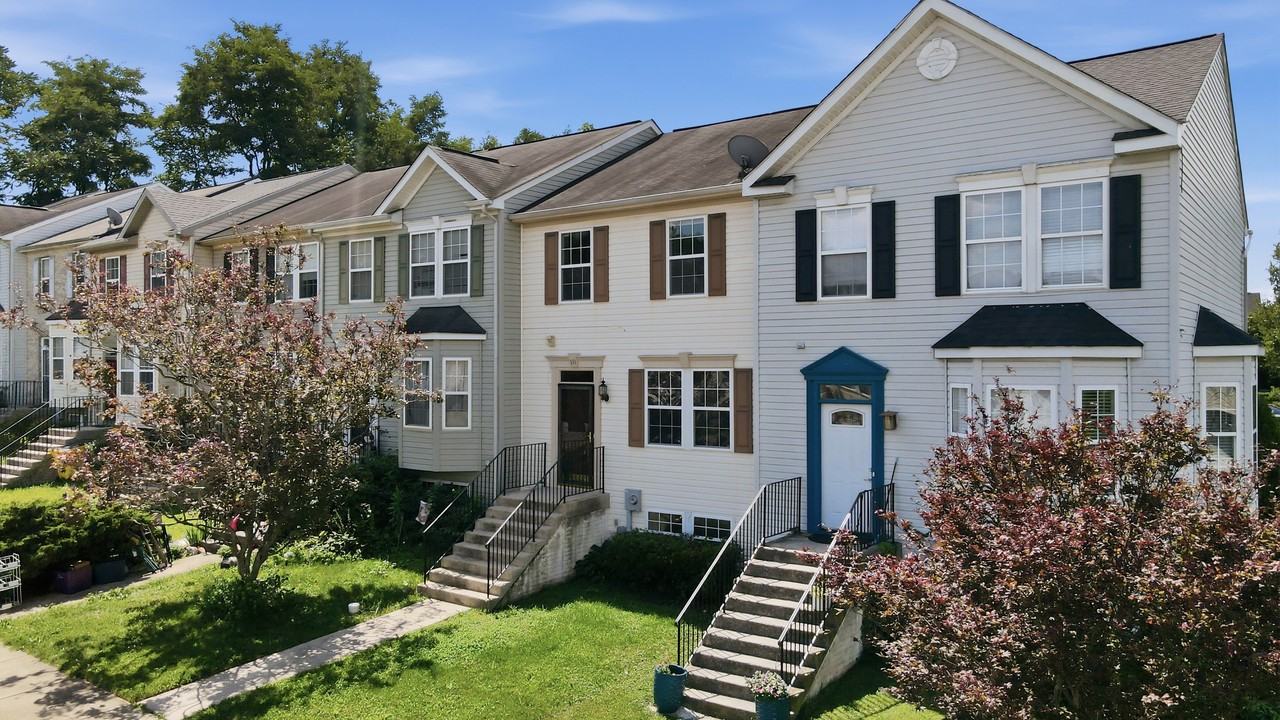 10 Crab Apple Ct #1 - Photo 3 of 33