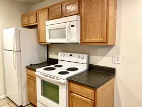 404 E College St #4 - Photo 1 of 1