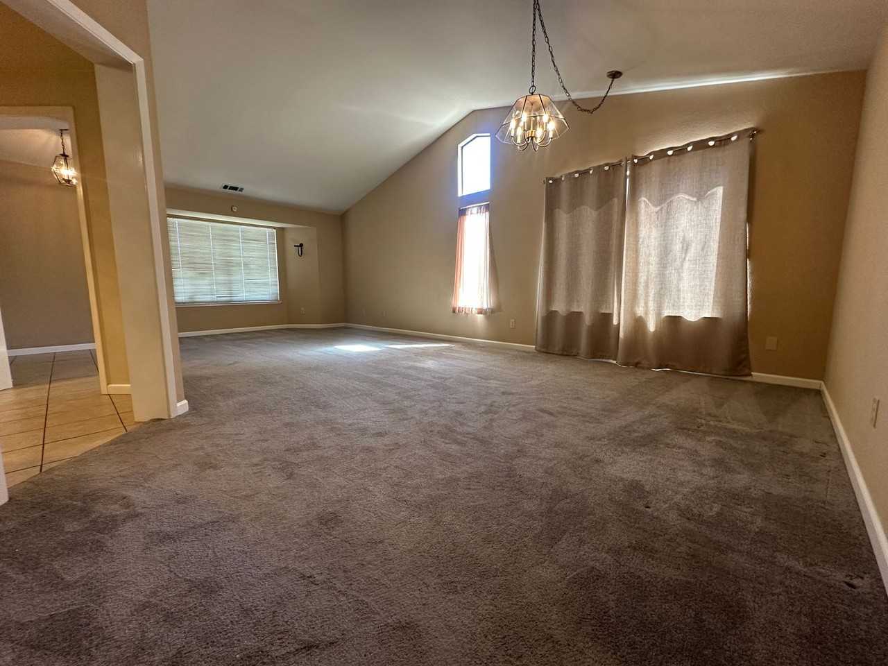 1532 Wawona St - Photo 3 of 25