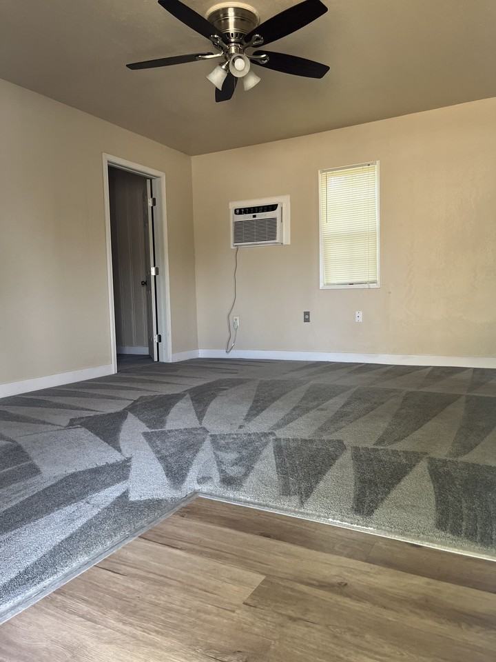 5553 Feather River Blvd - Photo 3 of 12