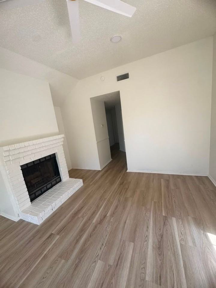 1715 Windmill Ln - Photo 2 of 13