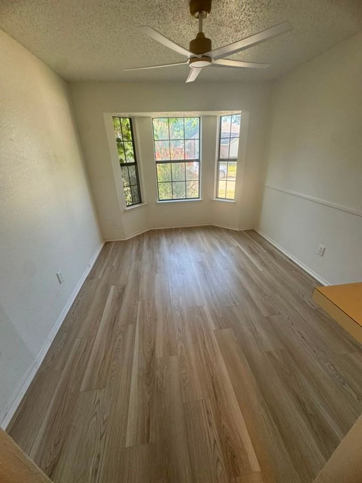 1715 Windmill Ln - Photo 4 of 13