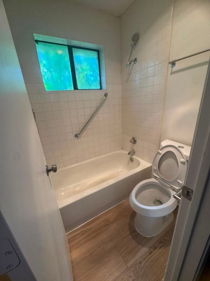 1715 Windmill Ln - Photo 5 of 13