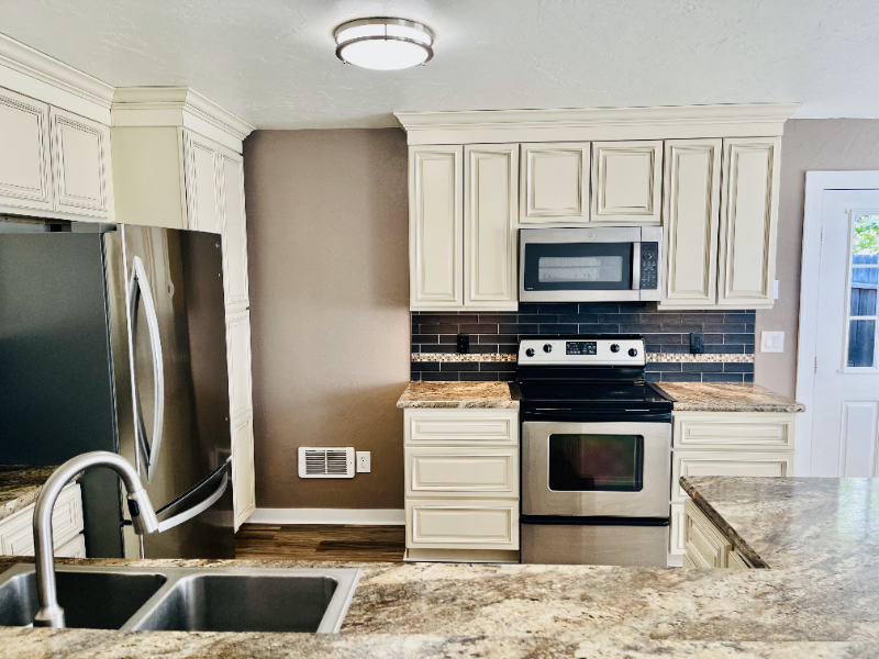 614 N 14th St #A - Photo 5 of 10