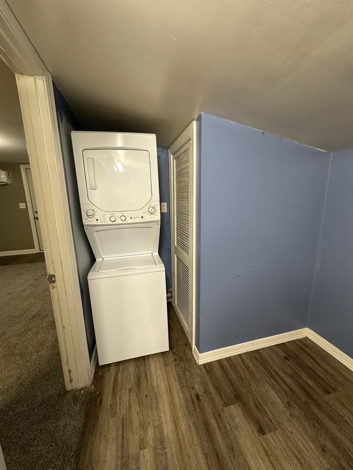 620 S Gharkey St #1 - Photo 7 of 9