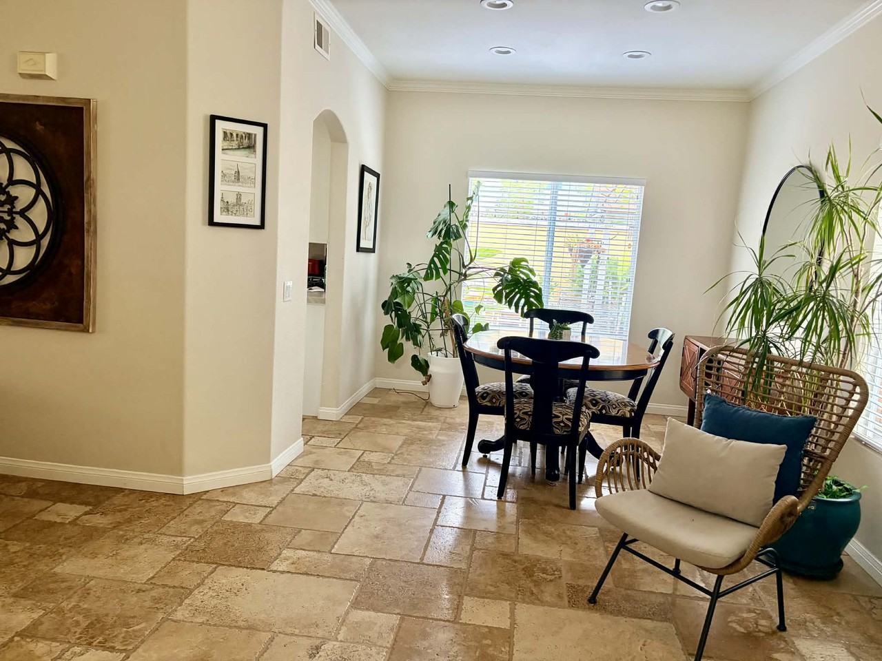 545 Sonoma St #1 - Photo 5 of 11
