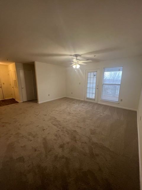 33 Hamiltons Harbor Dr #33-519 - Photo 4 of 6