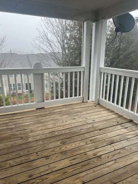 33 Hamiltons Harbor Dr #33-519 - Photo 6 of 6