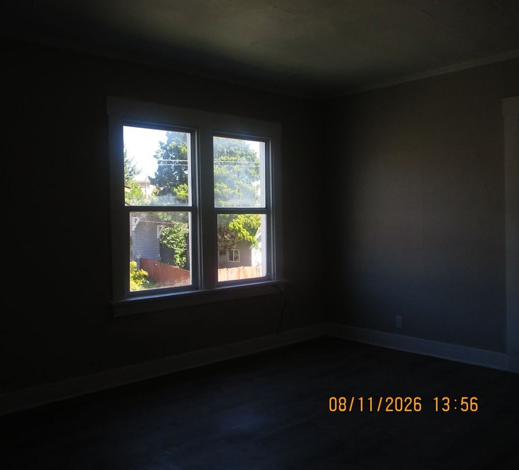 MCDE - 301 W. THIRD - Photo 4 of 10