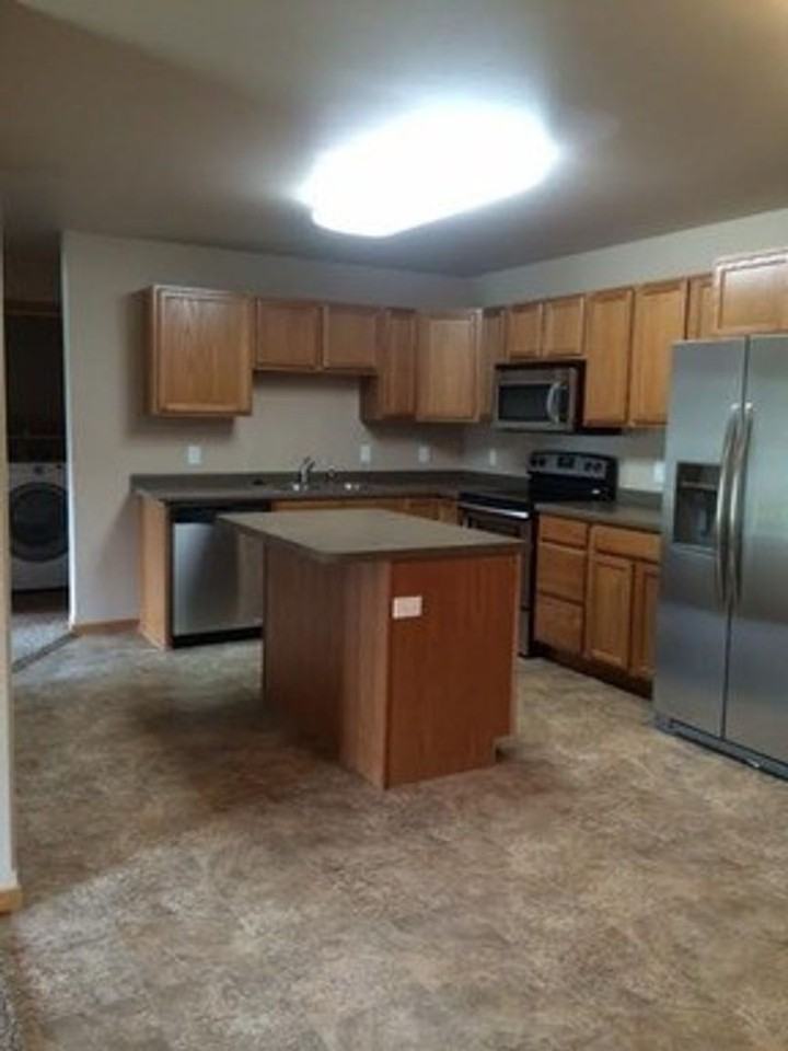 2100 33rd St NW - Photo 6 of 26