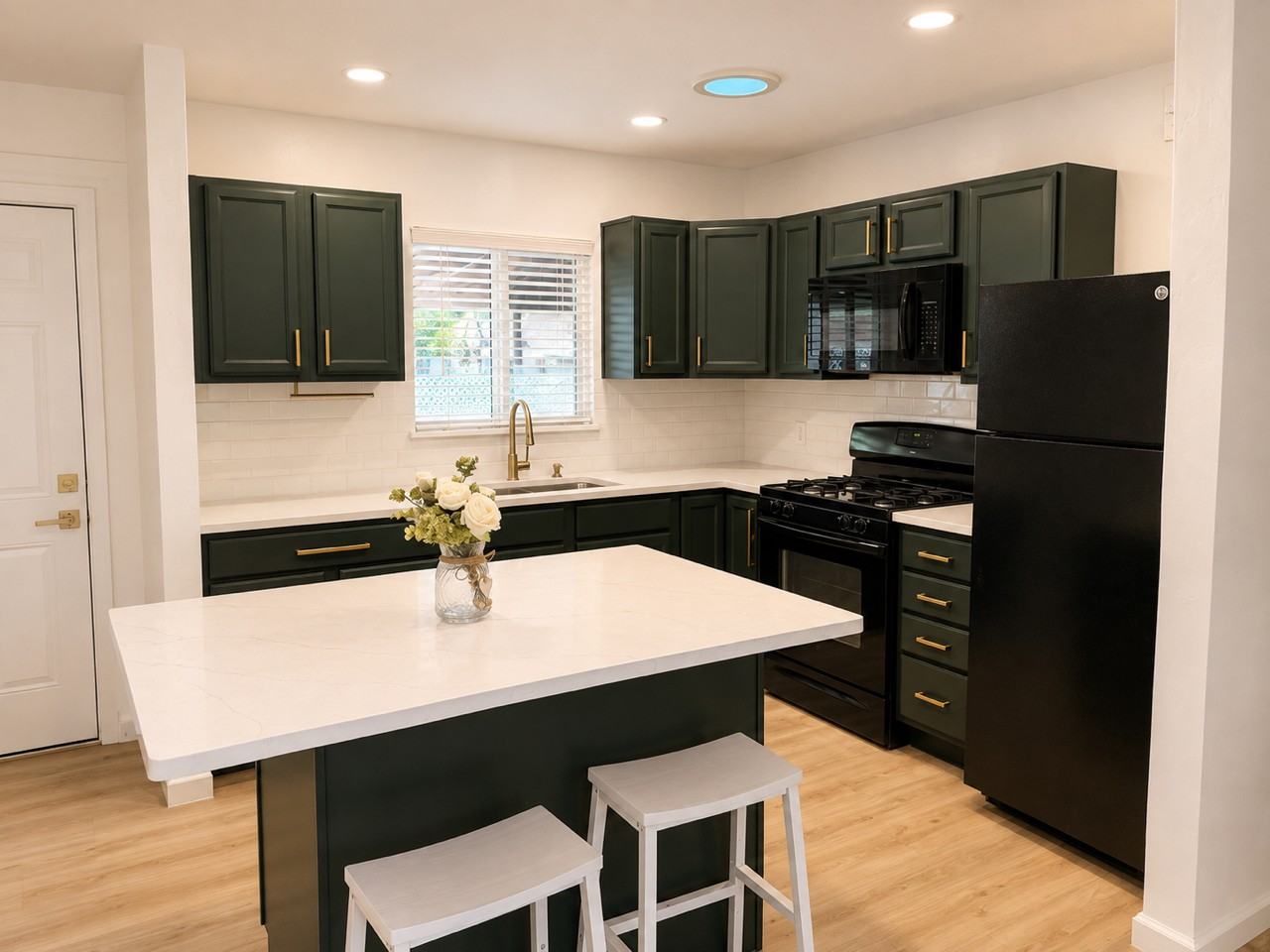 2549 East Sylvia Street - Photo 5 of 16