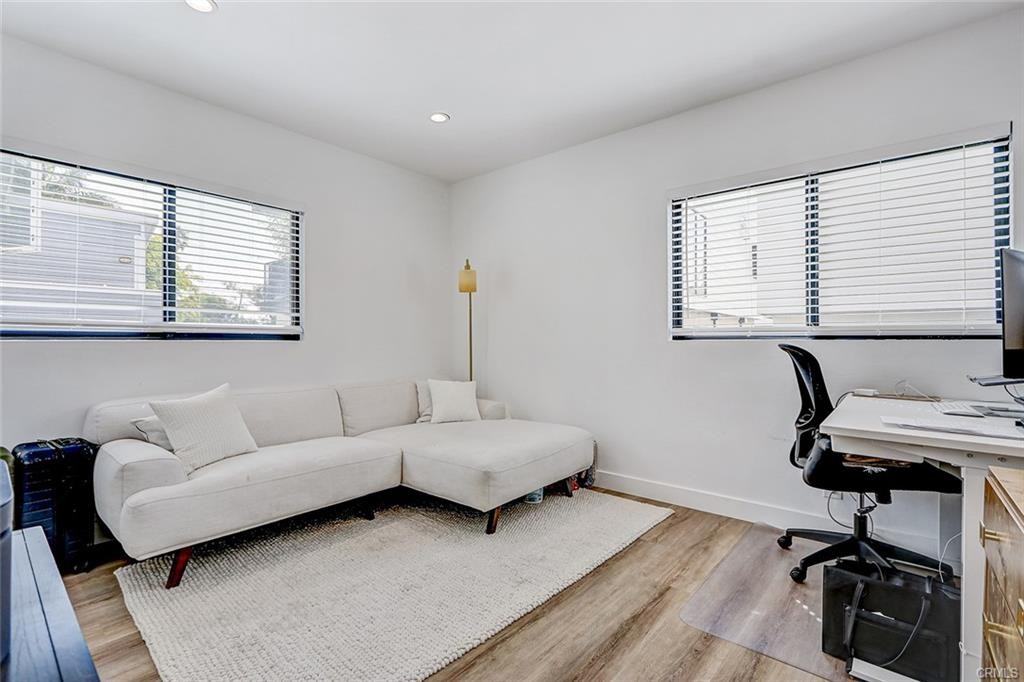 944 15th Pl #944UPSTAIR - Photo 7 of 17