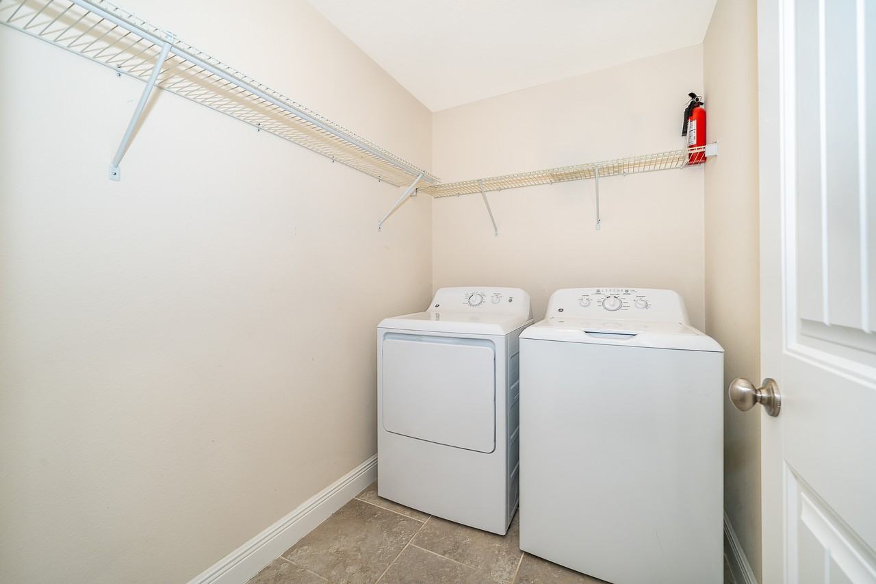 10061 Town Lake Dr #1 - Photo 2 of 11