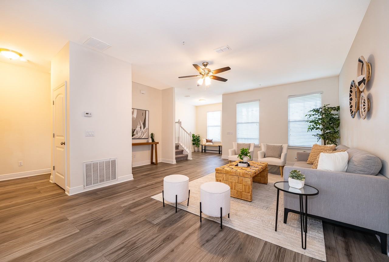 10061 Town Lake Dr #1 - Photo 3 of 11