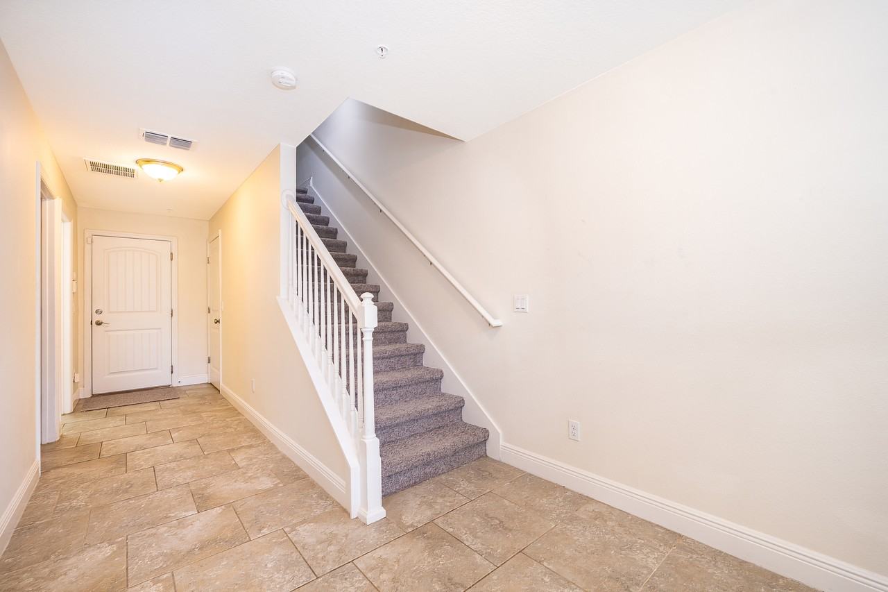 10061 Town Lake Dr #1 - Photo 6 of 11