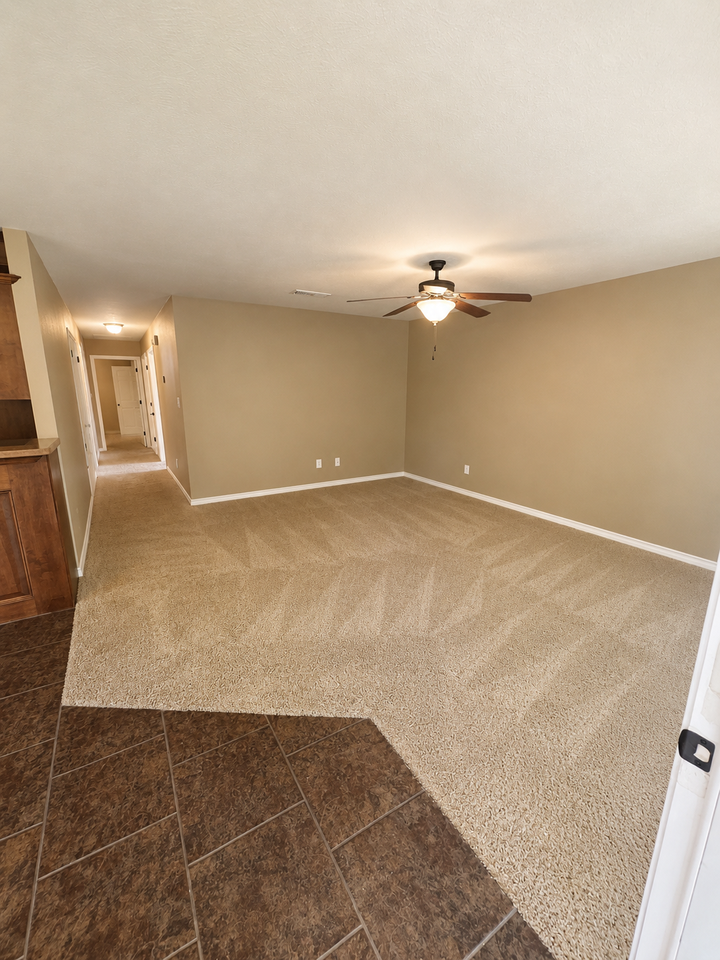3007 E 44th St - Photo 4 of 24