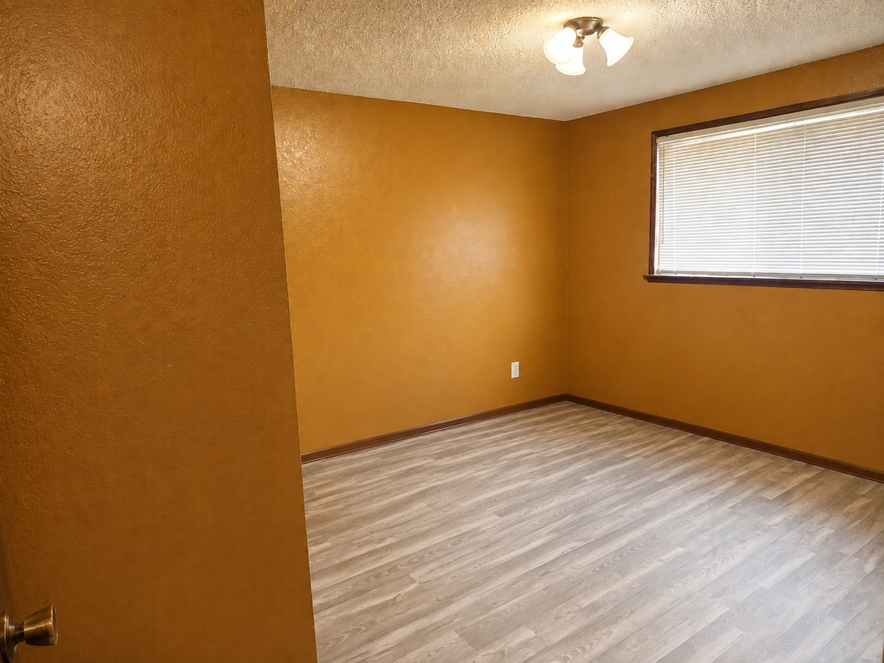1017 S 88th St #1 - Photo 4 of 28