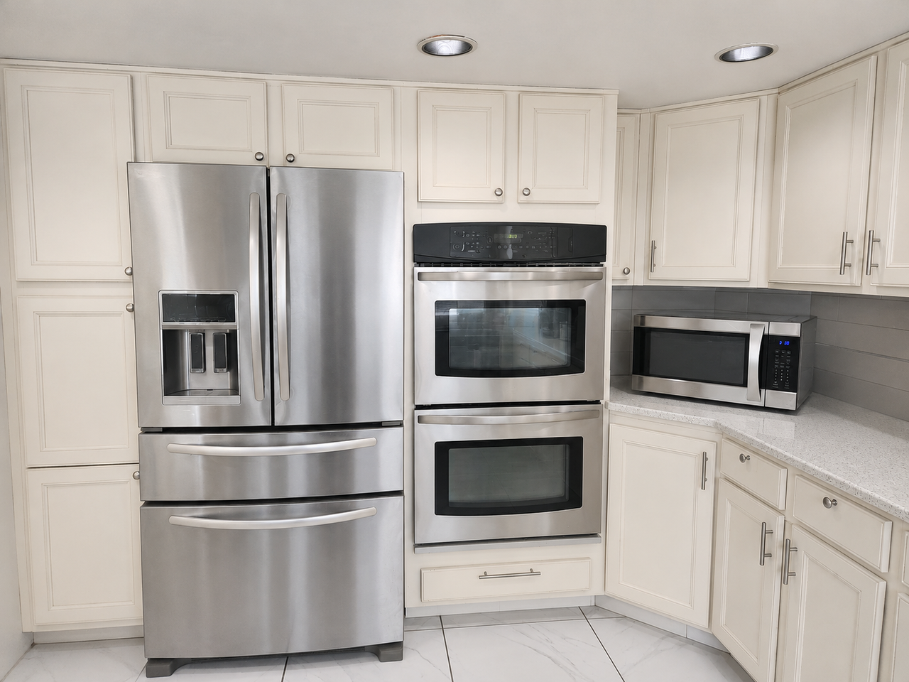 1017 S 88th St #1 - Photo 5 of 28