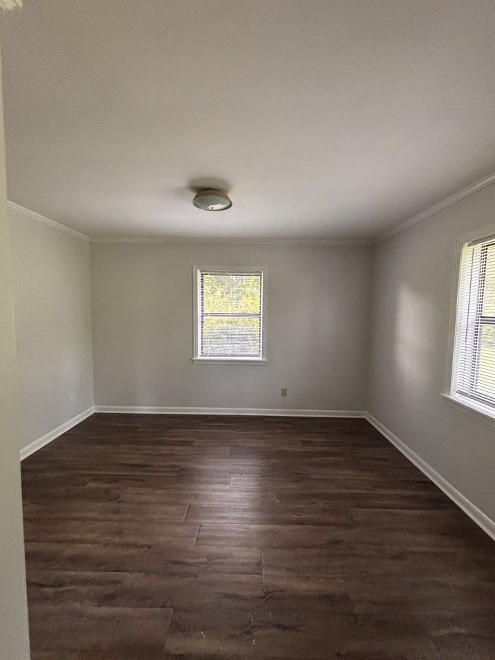 210 N Edgewood Dr - Photo 4 of 13
