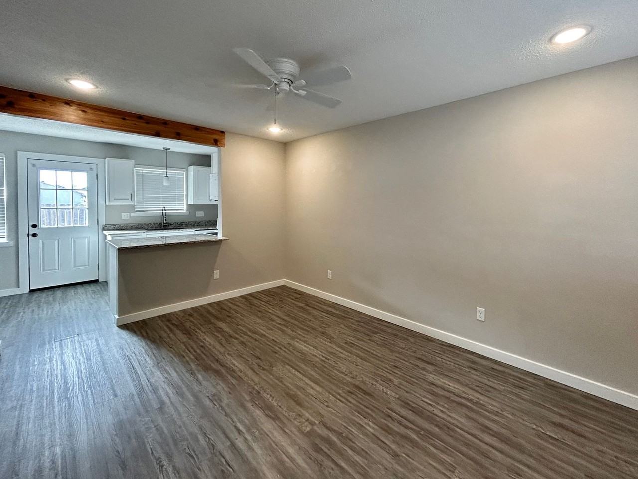 634 N 6th St - Photo 3 of 11