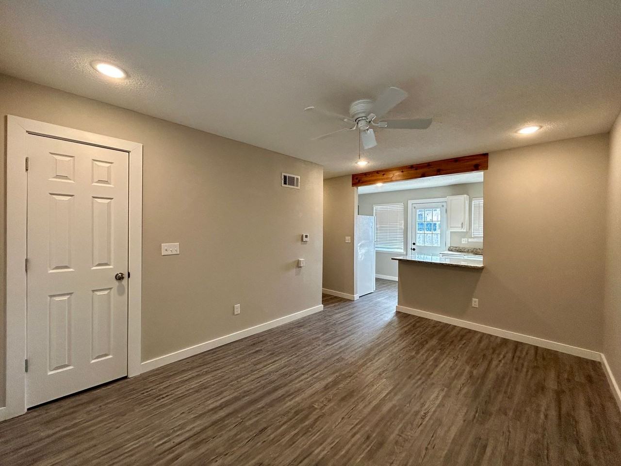 634 N 6th St - Photo 4 of 11