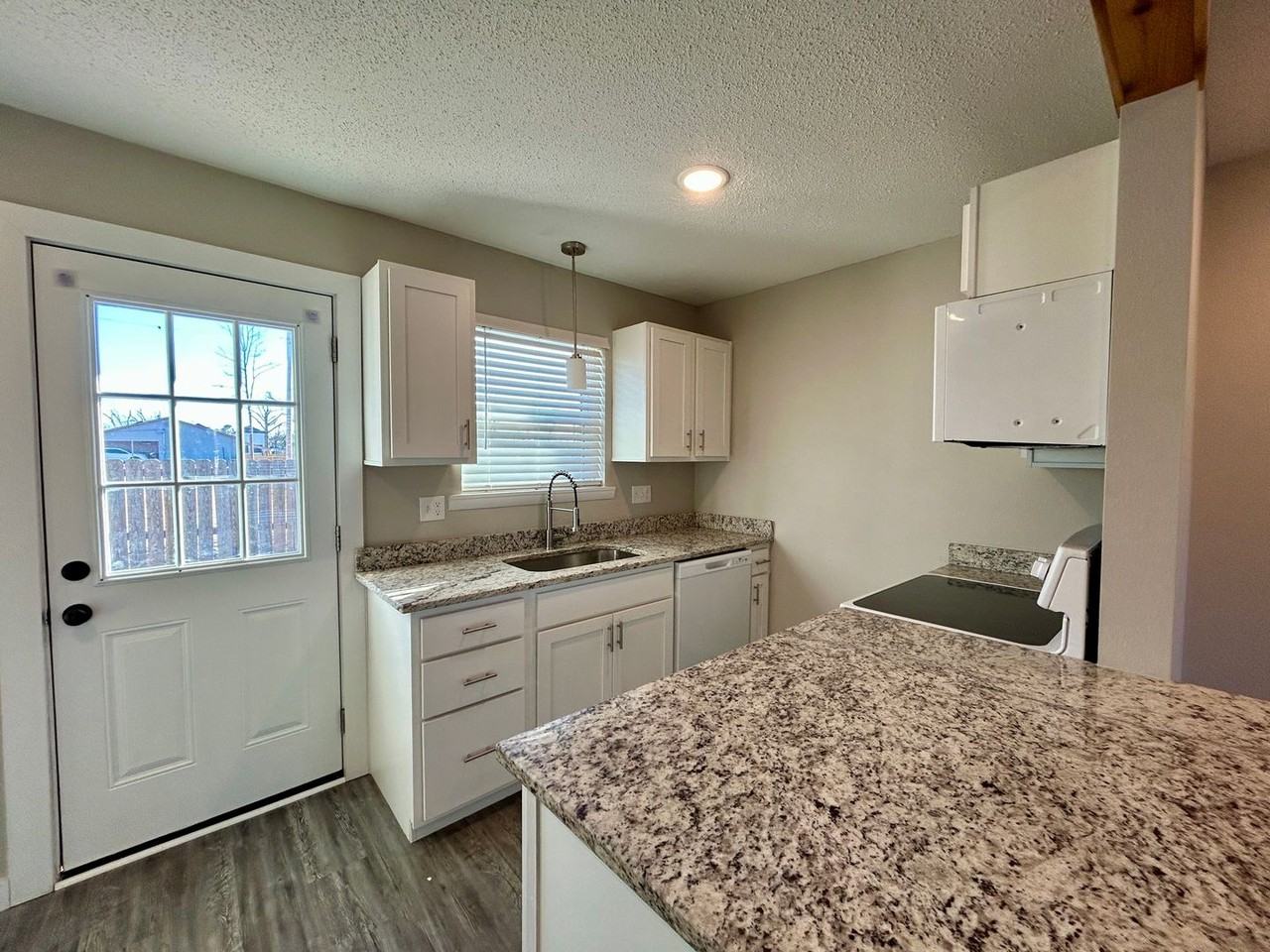 634 N 6th St - Photo 5 of 11