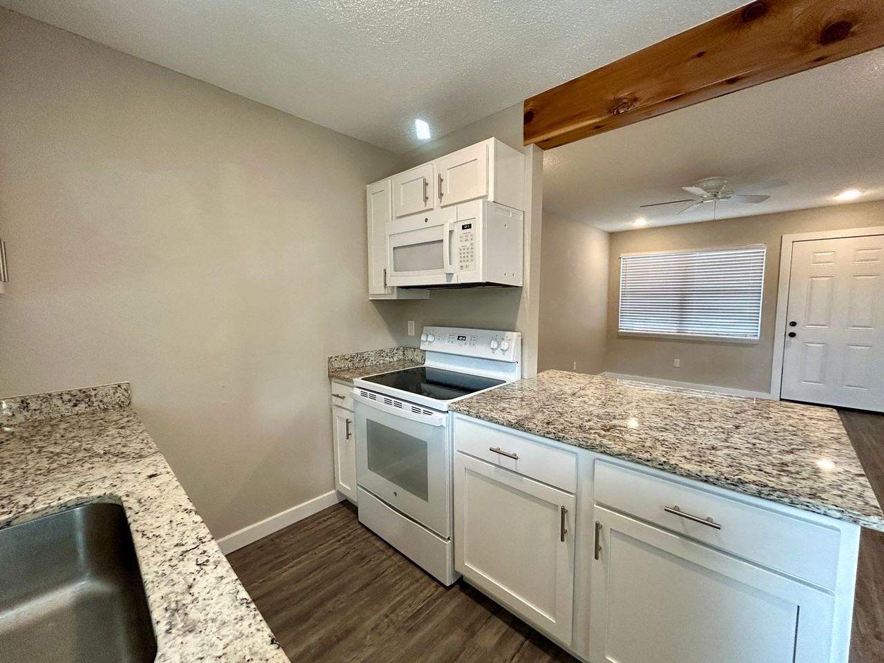 634 N 6th St - Photo 6 of 11