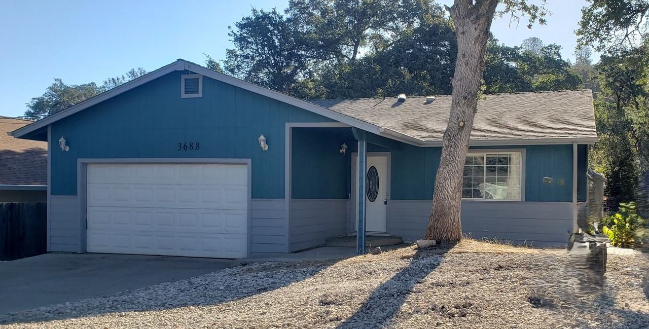 3688 Lincoln Ave
