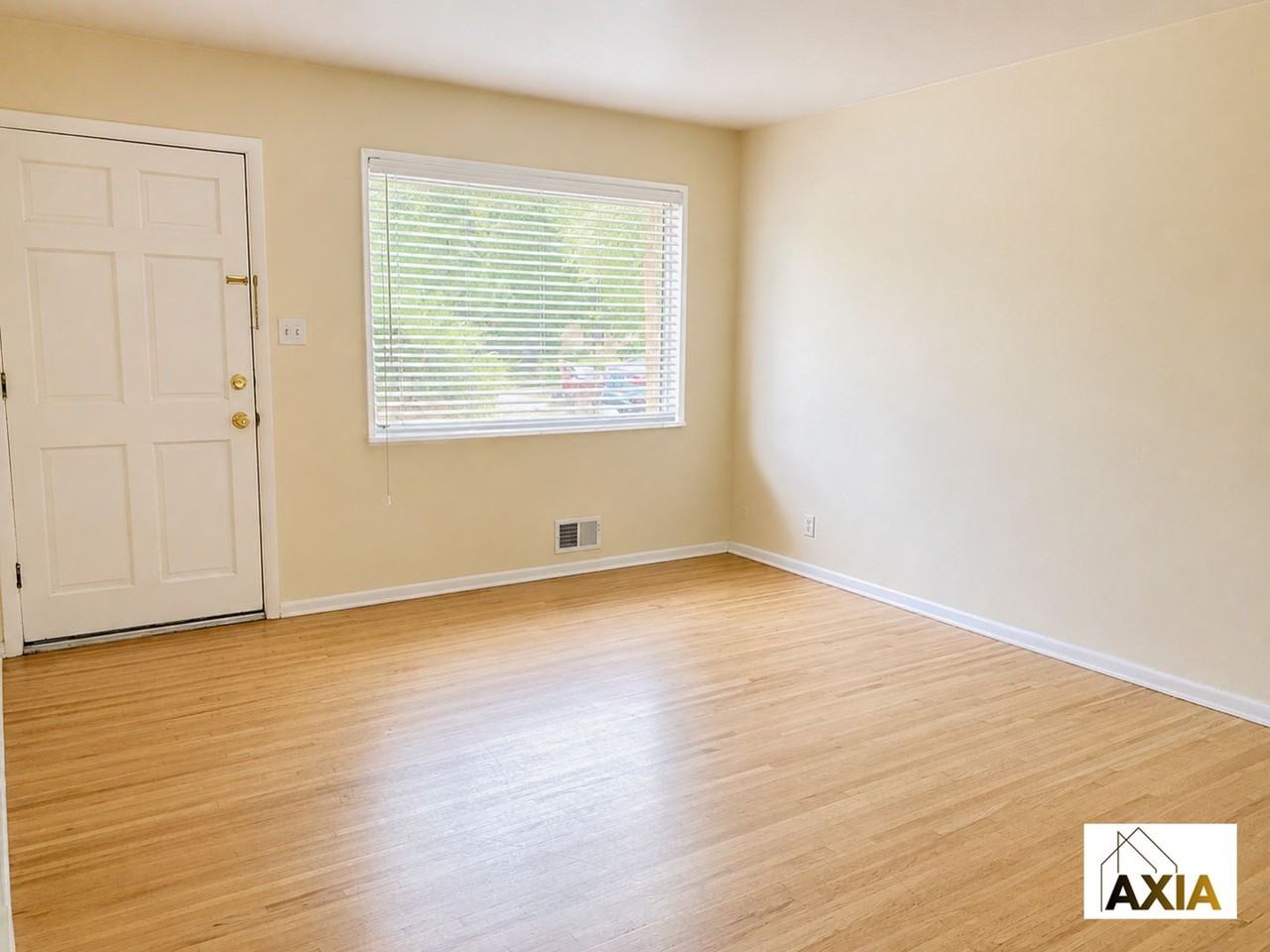 205 S 39th St - Photo 2 of 13