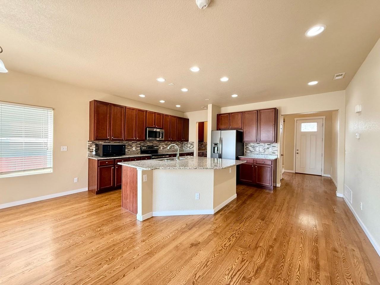 6531 Wexford Dr - Photo 5 of 50