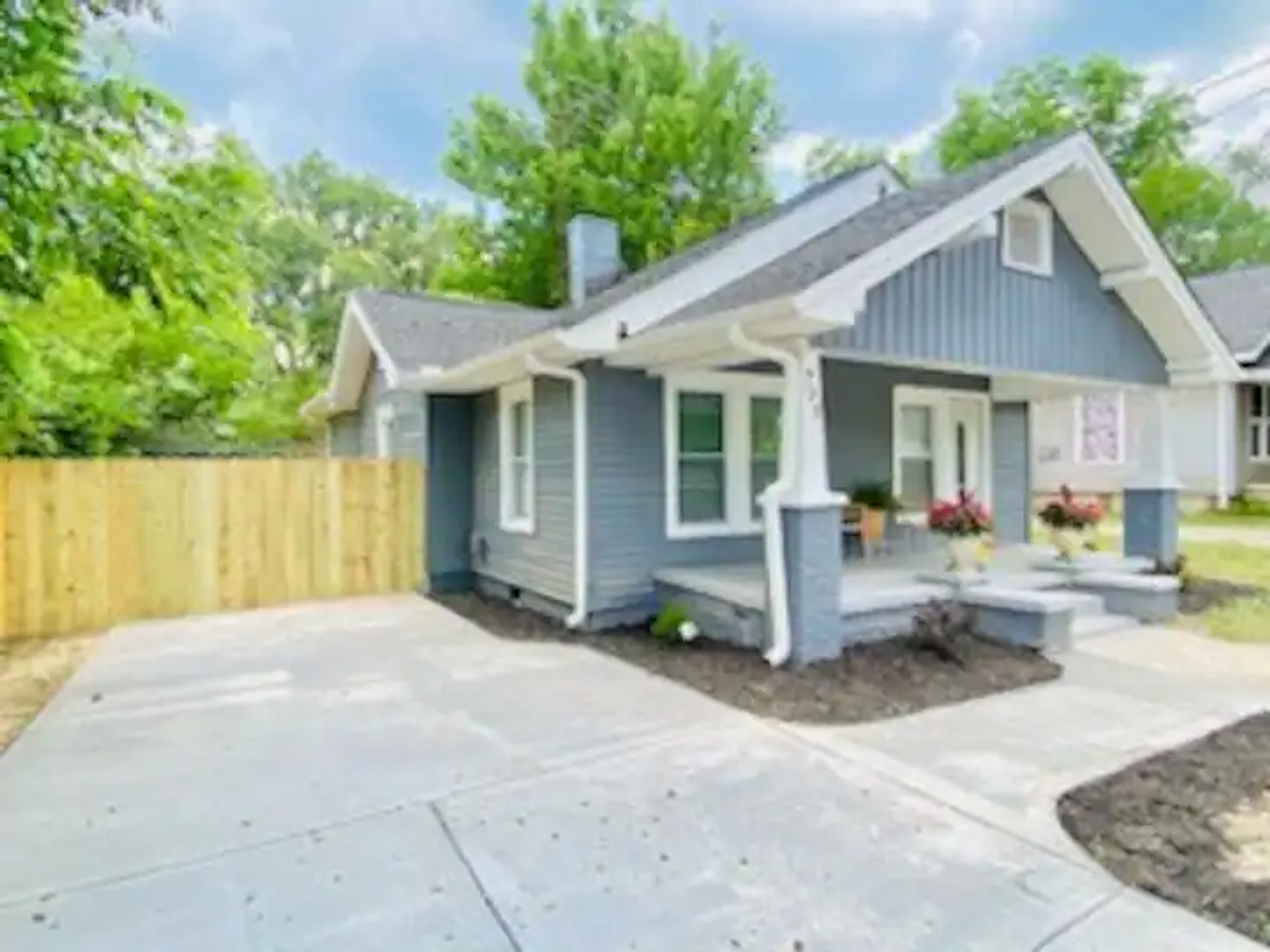 205 W Morgan St - Photo 2 of 10