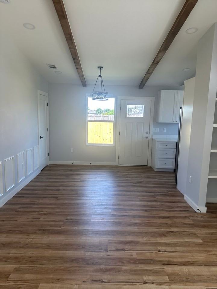 7209 Lake Suzzanne Ln - Photo 4 of 22