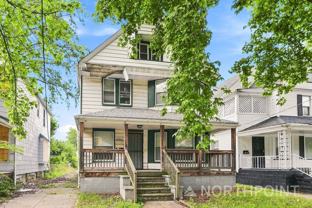 10911 Hathaway Ave - Photo 1 of 1