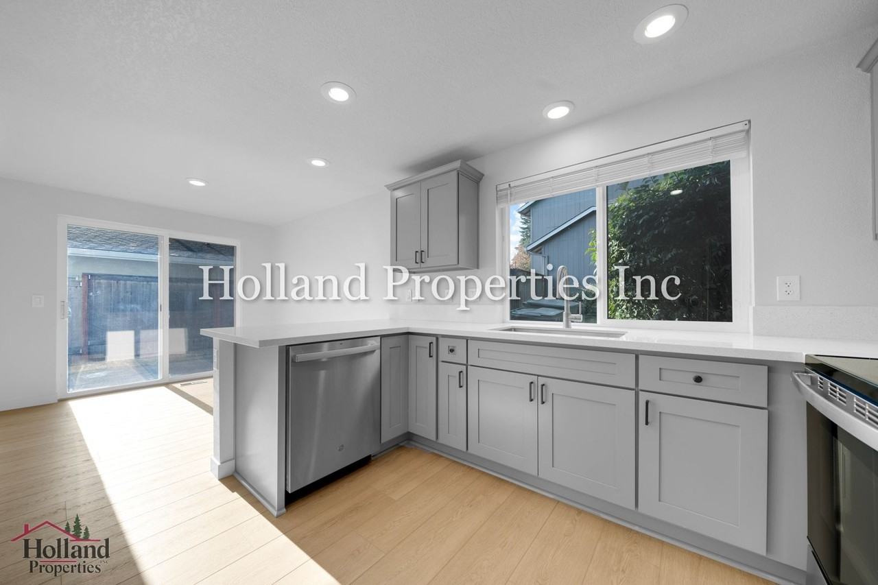 9055 Sw Sagert St - Photo 6 of 24