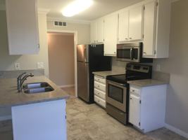 featured image of 1015 Lakeside Dr