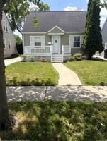 featured image of 1424 Chapin Ave