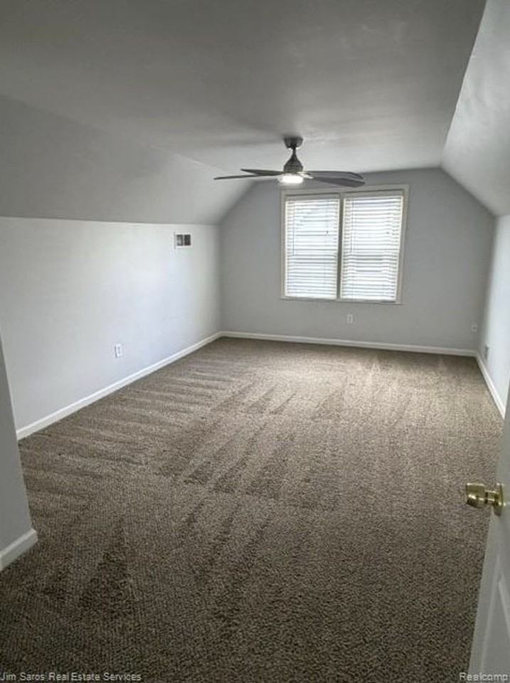 1424 Chapin Ave - Photo 6 of 15