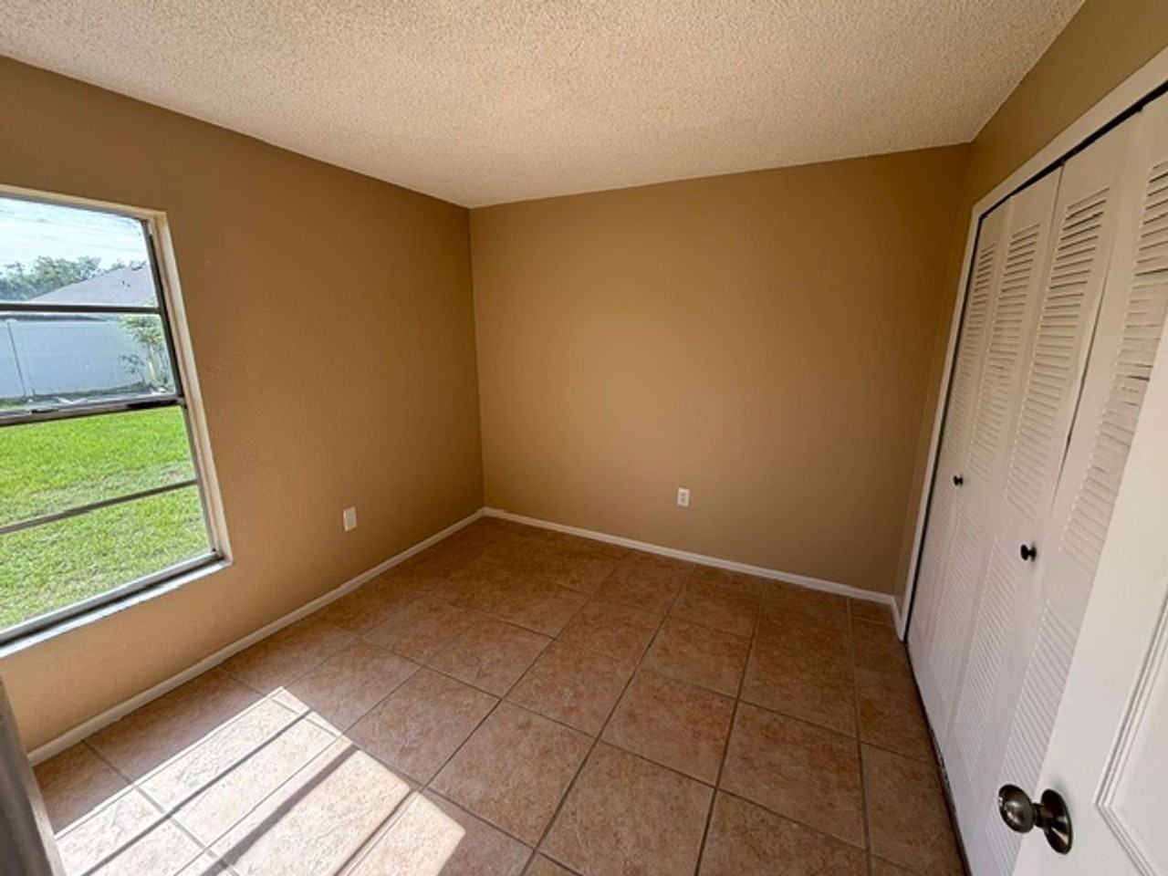 3206 Ambassador Ave - Photo 7 of 12