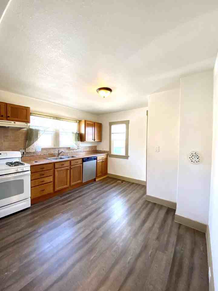 15 Swope Ave - Photo 3 of 28