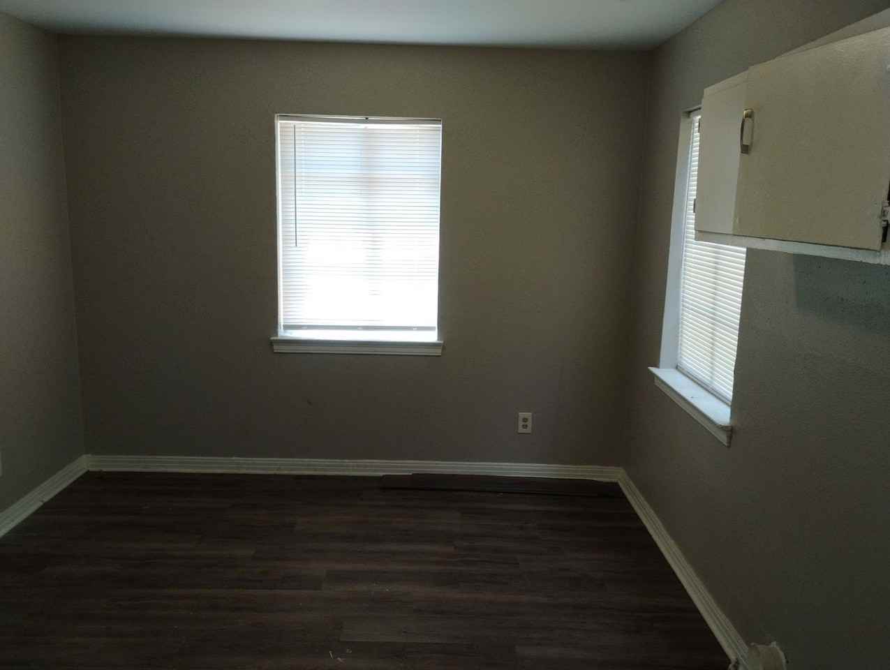 163 Hubbard Dr - Photo 2 of 6