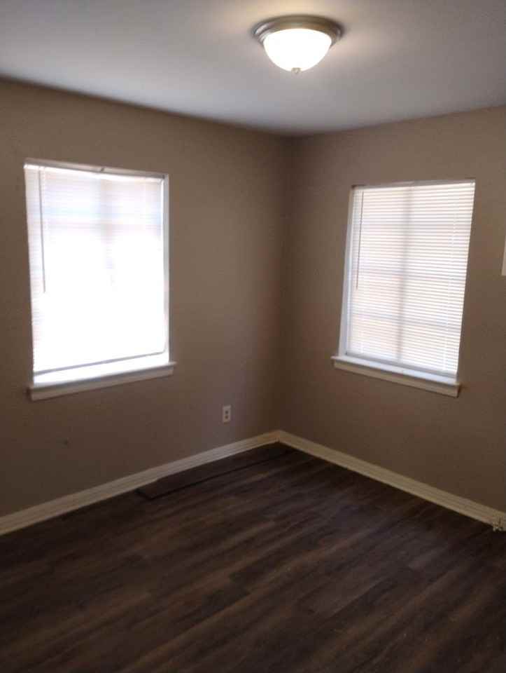 163 Hubbard Dr - Photo 3 of 6
